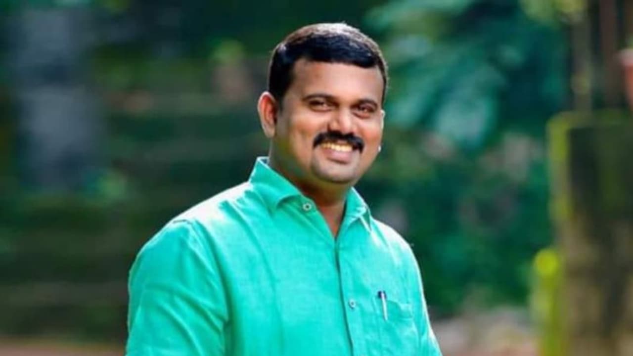 മഞ്ഞപ്പിത്തം ബാധിച്ച് ആശുപത്രിയിൽ എത്തി, കുഴഞ്ഞുവീണ് തലക്ക് പരിക്കേറ്റു, ചികിത്സയിലിരുന്ന പഞ്ചായത്തംഗം മരിച്ചു മഞ്ഞപ്പിത്തം ബാധിച്ച് ആശുപത്രിയിൽ എത്തി, കുഴഞ്ഞുവീണ് തലക്ക് പരിക്കേറ്റു, ചികിത്സയിലിരുന്ന പഞ്ചായത്തംഗം മരിച്ചു