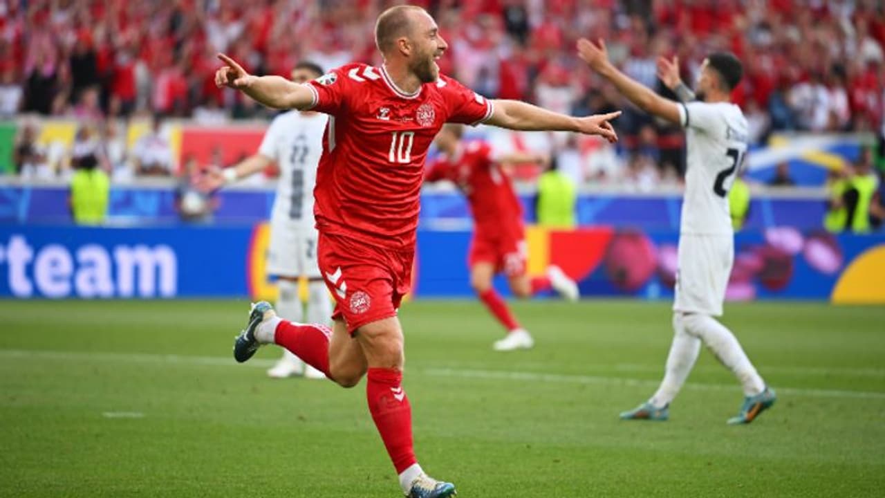 മരണത്തെ തോല്പ്പിച്ച ക്രിസ്റ്റ്യന് എറിക്സണ്! യൂറോയിലേക്കുള്ള തിരിച്ചുവരവ് ആഘോഷിച്ചത് ഗോളോടെ മരണത്തെ തോല്പ്പിച്ച ക്രിസ്റ്റ്യന് എറിക്സണ്! യൂറോയിലേക്കുള്ള തിരിച്ചുവരവ് ആഘോഷിച്ചത് ഗോളോടെ