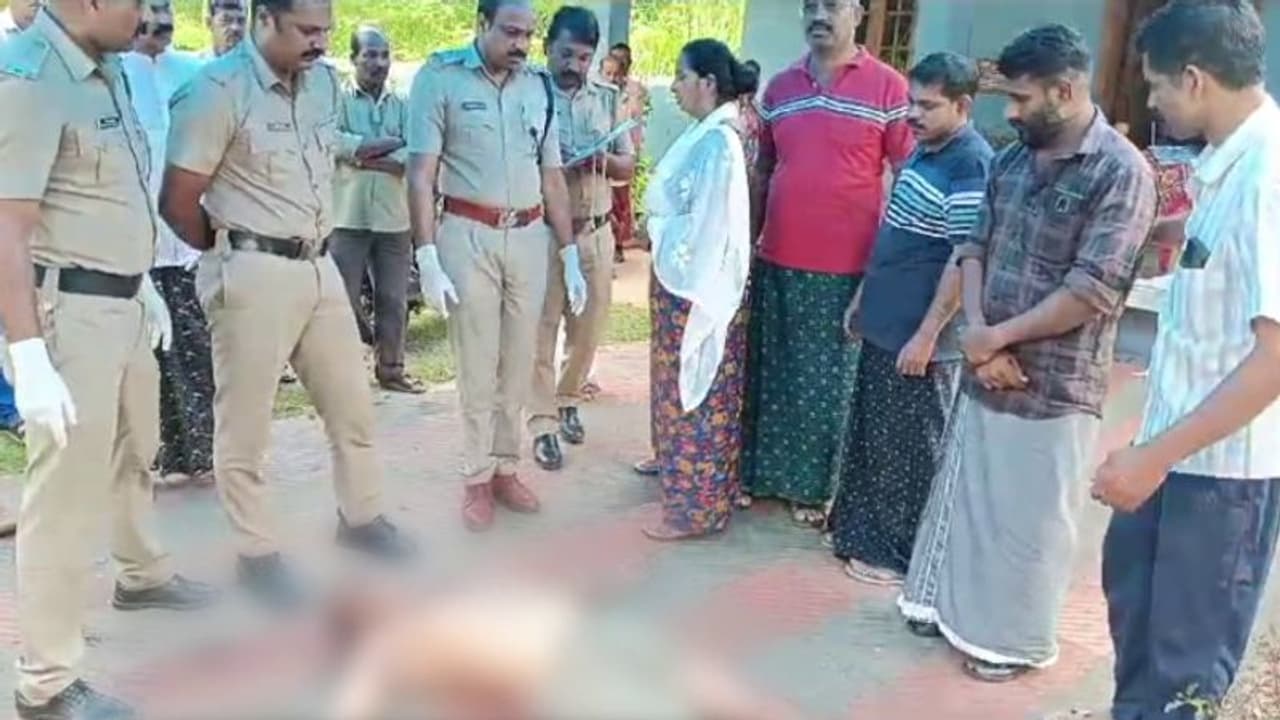 പുലര്‍ച്ചെ പ്രഭാത സവാരി കഴിഞ്ഞെത്തിയ ഗൃഹനാഥൻ വീട്ടുമുറ്റത്ത് മരിച്ച നിലയില്‍ 