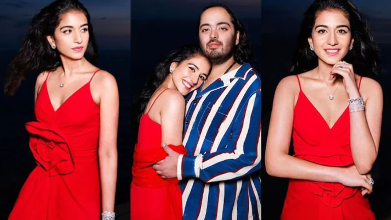 കണ്ടാല് സിംപിള്, വില ലക്ഷങ്ങൾ; റെഡ് ഡ്രസില് തിളങ്ങി രാധിക, ചിത്രങ്ങള് വൈറല് കണ്ടാല് സിംപിള്, വില ലക്ഷങ്ങൾ; റെഡ് ഡ്രസില് തിളങ്ങി രാധിക, ചിത്രങ്ങള് വൈറല്