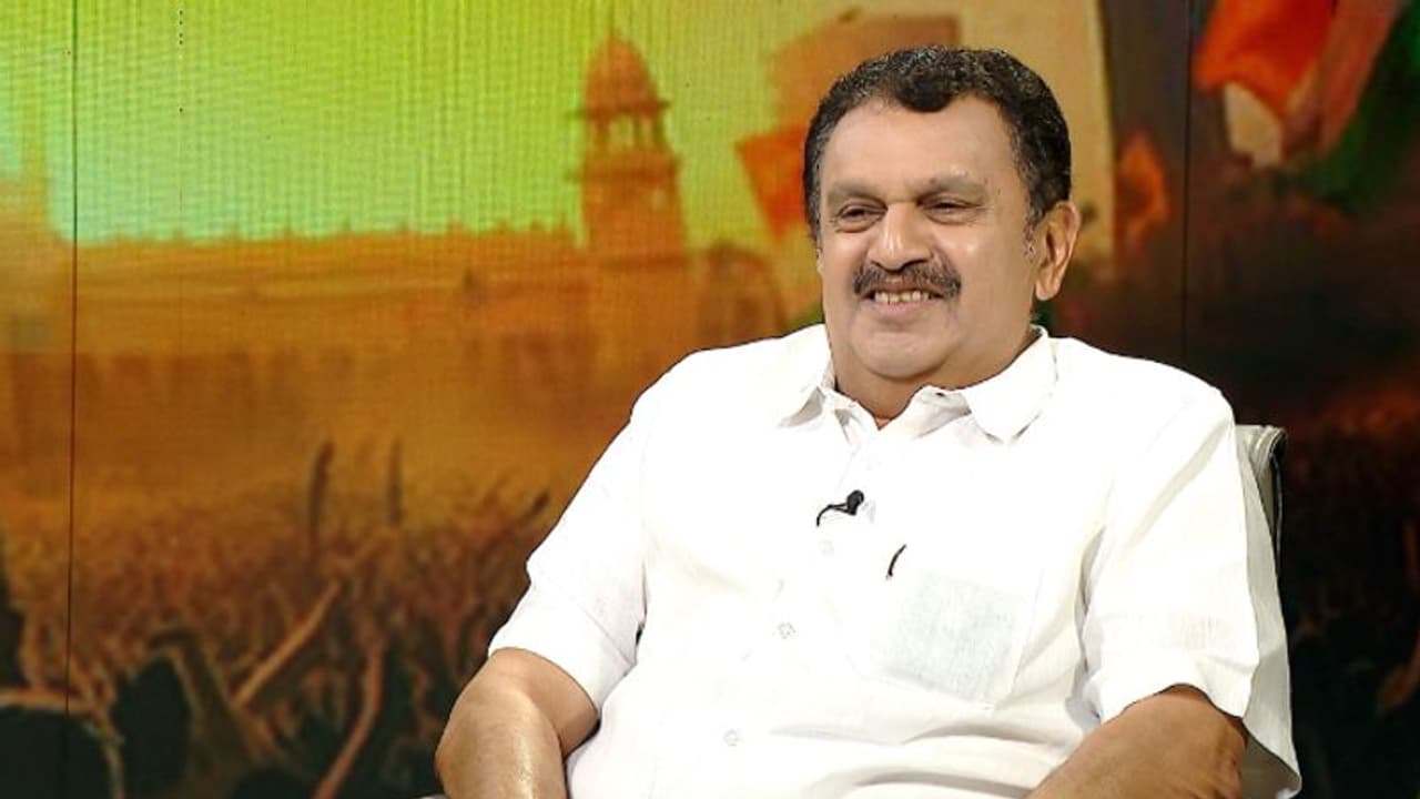 പാലക്കാട് മത്സരിക്കാനില്ല, വയനാട്ടില് പ്രചാരണത്തിന് ഇറങ്ങും; നിലപാട് തുറന്ന് പറഞ്ഞ് കെ മുരളീധരൻ പാലക്കാട് മത്സരിക്കാനില്ല, വയനാട്ടില് പ്രചാരണത്തിന് ഇറങ്ങും; നിലപാട് തുറന്ന് പറഞ്ഞ് കെ മുരളീധരൻ