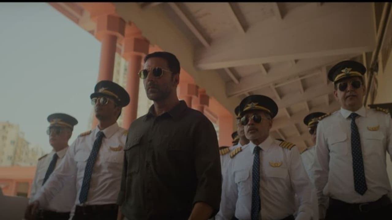 ഹിന്ദി പ്രേക്ഷകര്‍ സ്വീകരിക്കുമോ 'സൂരറൈ പോട്ര്'? അക്ഷയ് കുമാറിന്‍റെ 'സര്‍ഫിറ' ട്രെയ്‍ലര്‍