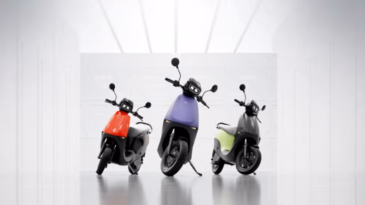 புதிய அம்சங்களுடன் பட்டையை கிளப்பும் ஓலா எஸ்1 எக்ஸ் எலக்ட்ரிக் ஸ்கூட்டர்.. என்ன ஸ்பெஷல் தெரியுமா? புதிய அம்சங்களுடன் பட்டையை கிளப்பும் ஓலா எஸ்1 எக்ஸ் எலக்ட்ரிக் ஸ்கூட்டர்.. என்ன ஸ்பெஷல் தெரியுமா?