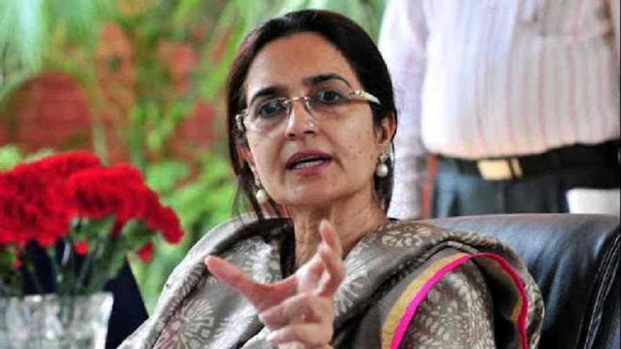 Jolt to Congress in Haryana ahead of assembly polls: Kiran Choudhry, daughter Shruti resign; to join BJP Jolt to Congress in Haryana ahead of assembly polls: Kiran Choudhry, daughter Shruti resign; to join BJP