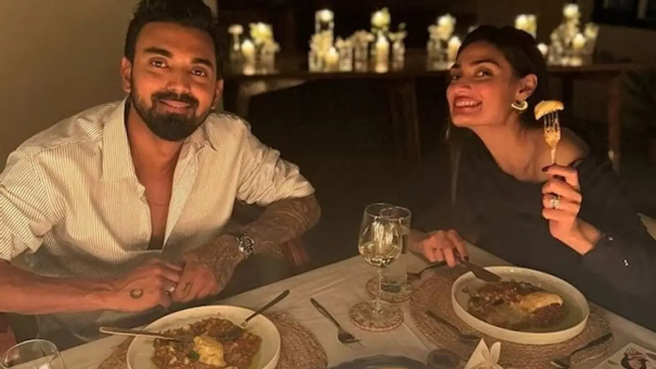 Athiya Shetty, KL Rahul head out on dinner date to celebrate their 1st wedding anniversary, see viral photo Athiya Shetty, KL Rahul head out on dinner date to celebrate their 1st wedding anniversary, see viral photo
