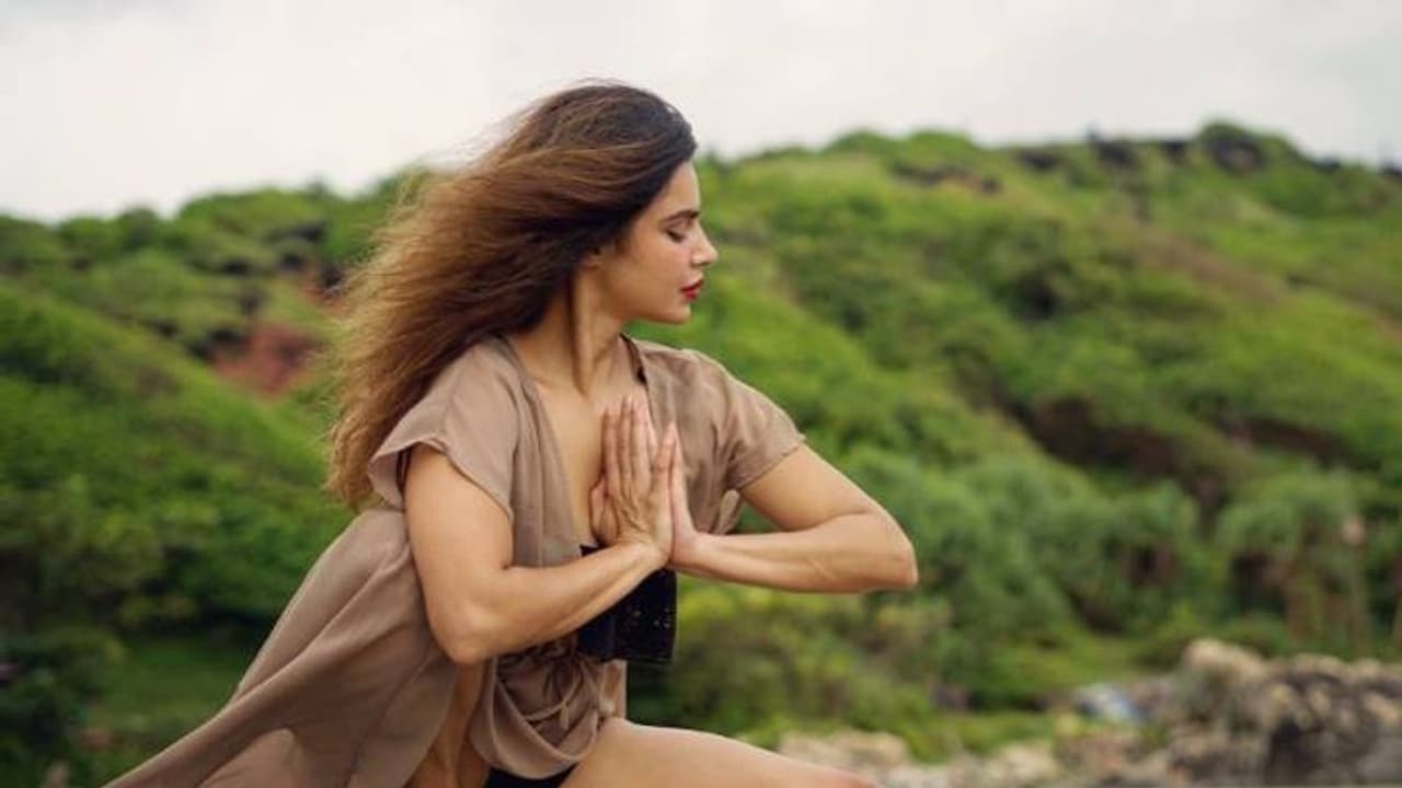 Yoga for Thyroid : न होगा मोटापा न ही पतलापन, थायराइड की समस्या से छुटकारा दिलाएंगे Yoga के ये आसान Pose Yoga for Thyroid : न होगा मोटापा न ही पतलापन, थायराइड की समस्या से छुटकारा दिलाएंगे Yoga के ये आसान Pose