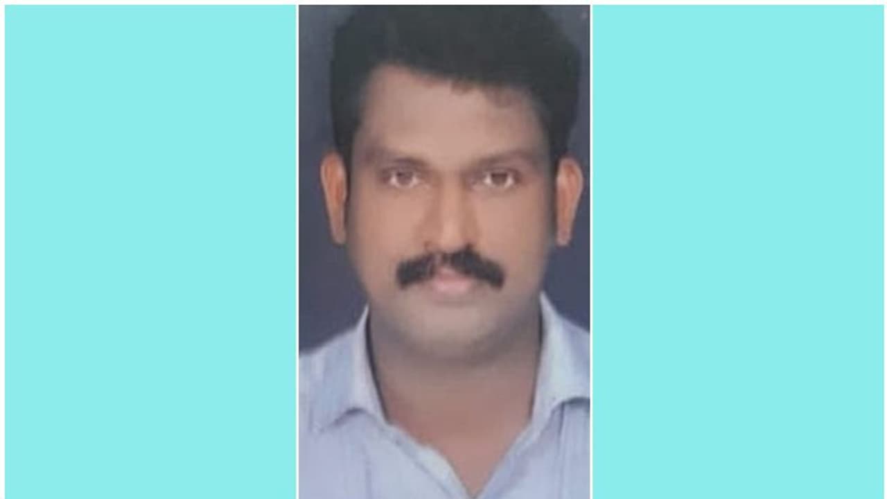 ബസ് സ്റ്റോപ്പിൽ യുവാവിനെ തൂങ്ങി മരിച്ച നിലയിൽ കണ്ടെത്തി ബസ് സ്റ്റോപ്പിൽ യുവാവിനെ തൂങ്ങി മരിച്ച നിലയിൽ കണ്ടെത്തി