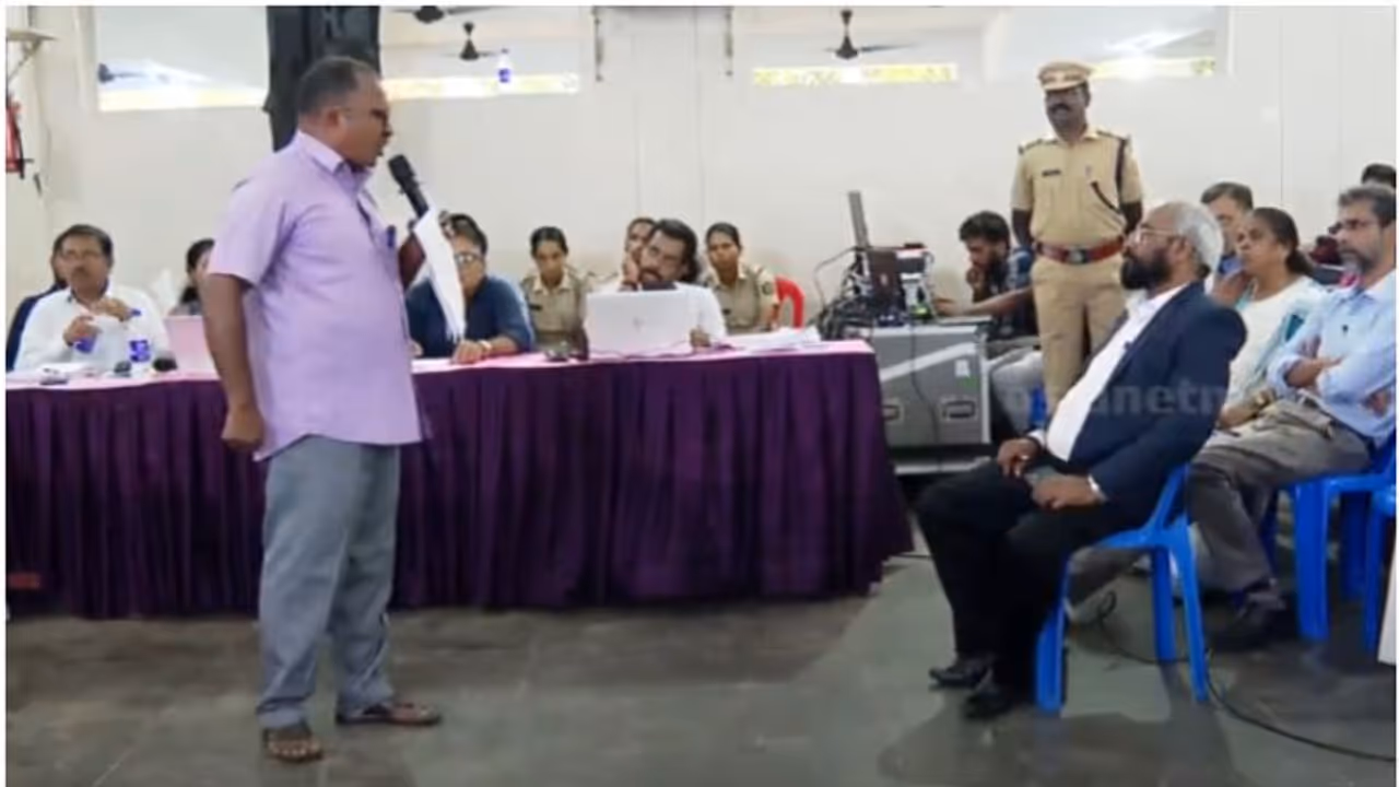 വിഴിഞ്ഞം തുറമുഖം: രണ്ടും മൂന്നും ഘട്ട നിർമാണത്തിന്റെ പബ്ലിക് ഹിയറിംഗ് പൂർത്തിയായി വിഴിഞ്ഞം തുറമുഖം: രണ്ടും മൂന്നും ഘട്ട നിർമാണത്തിന്റെ പബ്ലിക് ഹിയറിംഗ് പൂർത്തിയായി