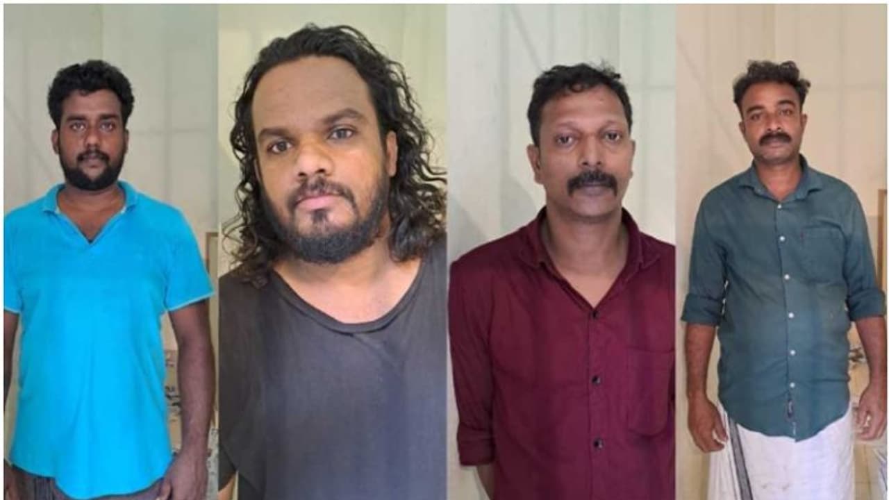 യുവതിക്ക് അശ്ലീല സന്ദേശം അയച്ചെന്നാരോപിച്ച് യുവാവിനെ തട്ടിക്കൊണ്ടുപോയി മർദിച്ചു; ഭർത്താവും സംഘവും പിടിയിൽ യുവതിക്ക് അശ്ലീല സന്ദേശം അയച്ചെന്നാരോപിച്ച് യുവാവിനെ തട്ടിക്കൊണ്ടുപോയി മർദിച്ചു; ഭർത്താവും സംഘവും പിടിയിൽ