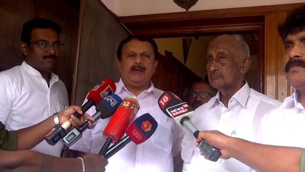 'പാലക്കാട് ഉപതെരഞ്ഞെടുപ്പിൽ യുഡിഎഫ് വിജയിക്കും, യുഡിഎഫിന്റെ ഉറച്ച സീറ്റ്': കെ മുരളീധരൻ 'പാലക്കാട് ഉപതെരഞ്ഞെടുപ്പിൽ യുഡിഎഫ് വിജയിക്കും, യുഡിഎഫിന്റെ ഉറച്ച സീറ്റ്': കെ മുരളീധരൻ