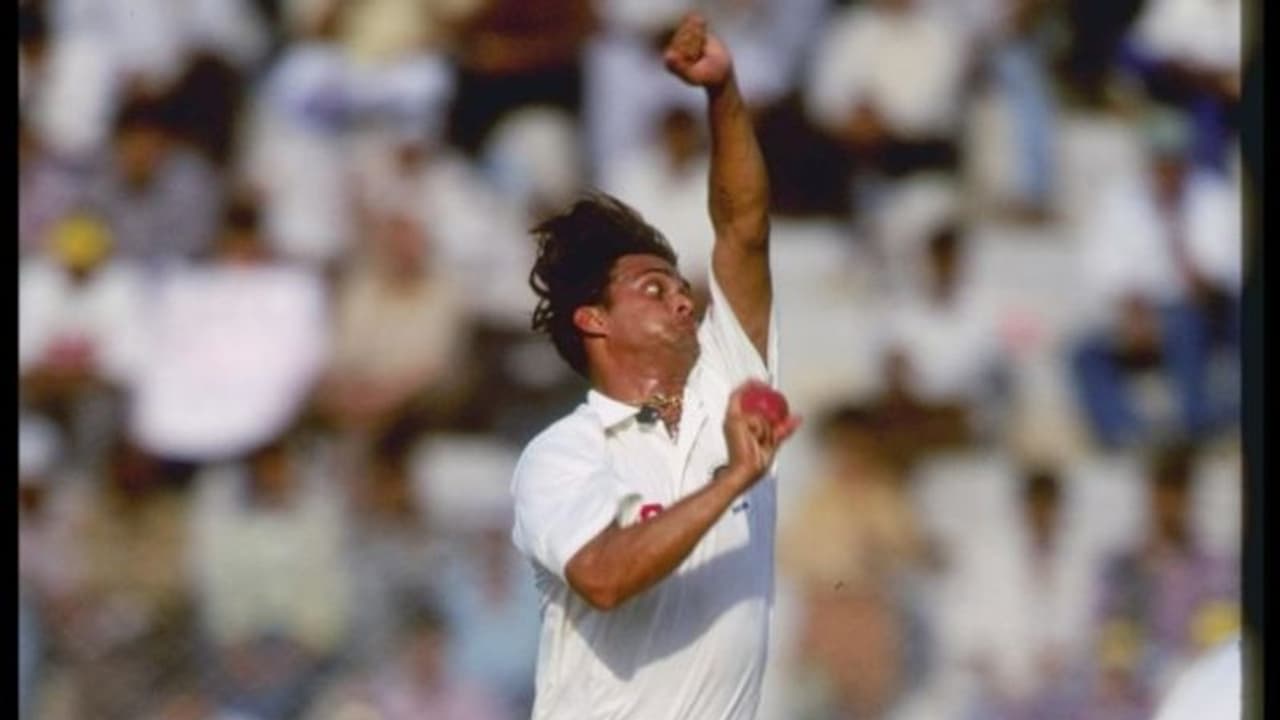 മുന് ഇന്ത്യൻ ക്രിക്കറ്റ് താരം ഡേവിഡ് ജോണ്സണ് വീടിന്റെ ബാല്ക്കണിയില് നിന്ന് വീണ് മരിച്ചു മുന് ഇന്ത്യൻ ക്രിക്കറ്റ് താരം ഡേവിഡ് ജോണ്സണ് വീടിന്റെ ബാല്ക്കണിയില് നിന്ന് വീണ് മരിച്ചു