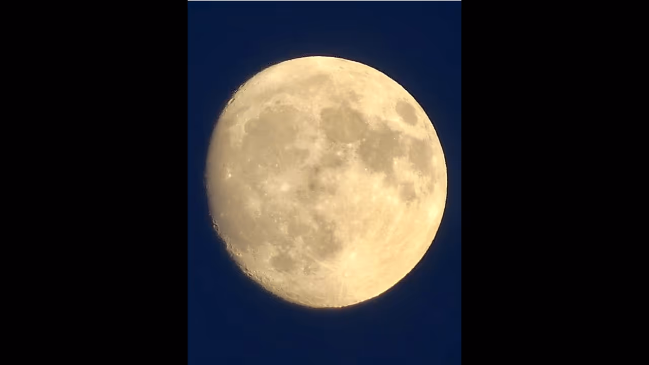 ചന്ദ്രനില്‍ നിന്ന് ശേഖരിച്ച മണ്ണില്‍ തന്‍മാത്രാ രൂപത്തില്‍ ജലം;ചരിത്ര കണ്ടെത്തലെന്ന് ചൈന