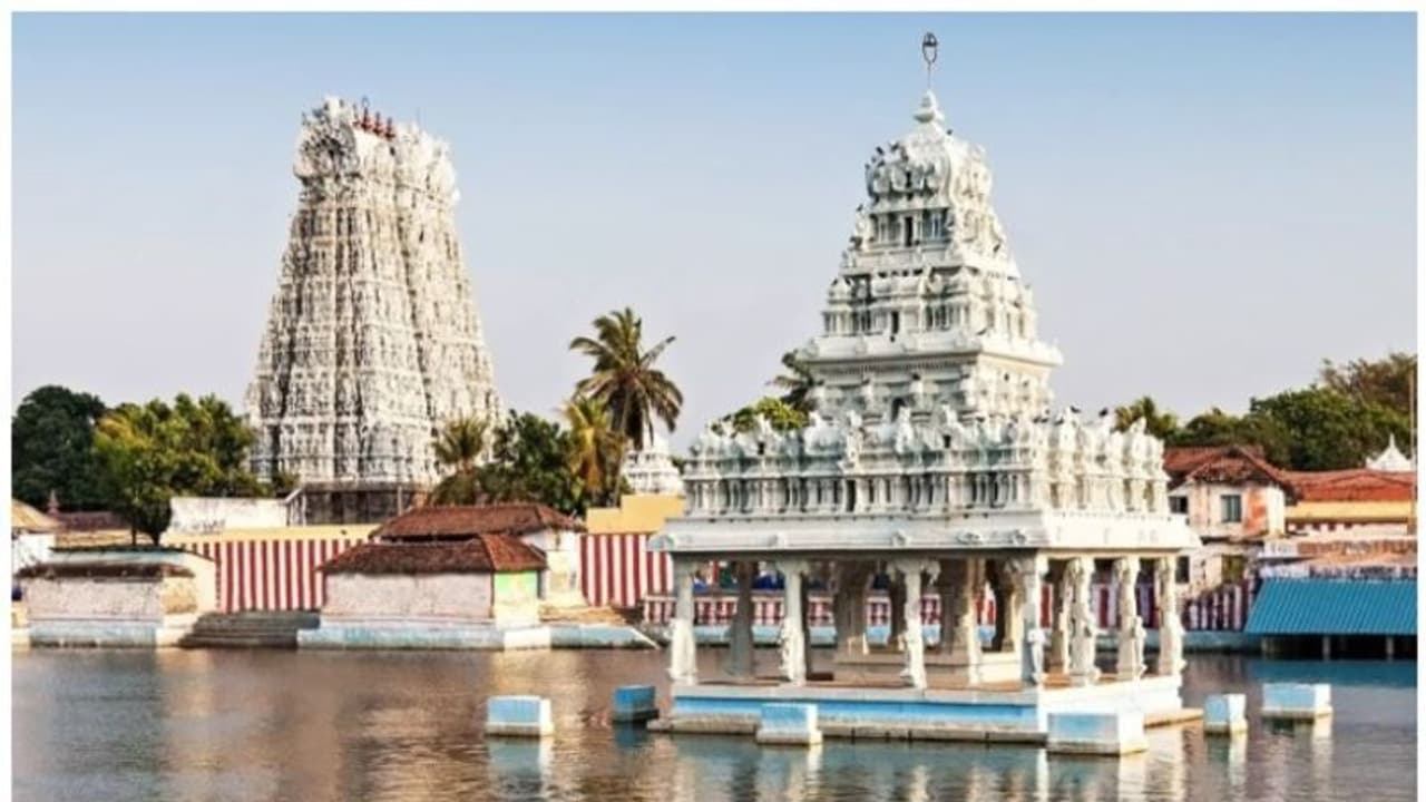 ശുചീന്ദ്രം സ്ഥാണുമാലയൻ ക്ഷേത്രത്തിന്റെ പ്രത്യേകതകൾ എന്തൊക്കെ?