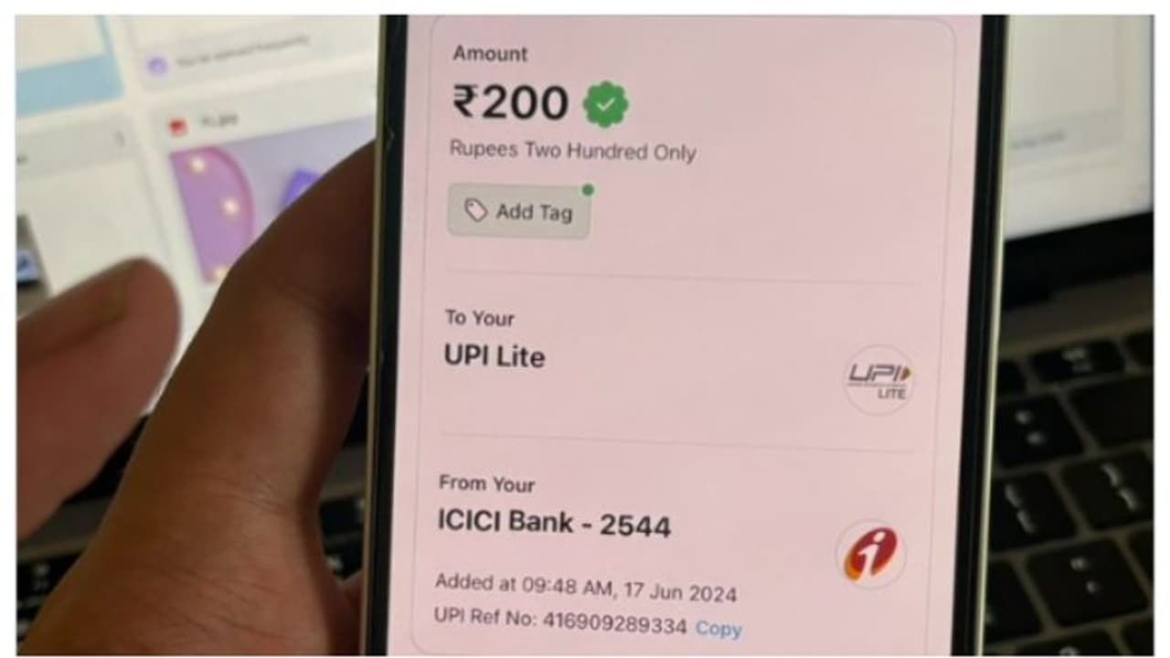 ഇതിപ്പോ ലാഭായല്ലോ; ഓഫീസിൽ വൈകിയെത്തിയാൽ 200 പിഴ; ഒടുവിൽ മുതലാളിക്ക് കൊടുക്കേണ്ടി വന്നത് 1,000 രൂപ ഇതിപ്പോ ലാഭായല്ലോ; ഓഫീസിൽ വൈകിയെത്തിയാൽ 200 പിഴ; ഒടുവിൽ മുതലാളിക്ക് കൊടുക്കേണ്ടി വന്നത് 1,000 രൂപ