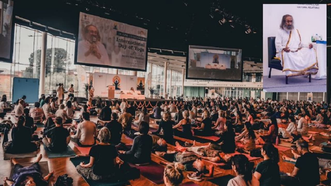 International Yoga Day 2024: ಜಿನಿವಾದಲ್ಲಿ ಯೋಗ ದಿನಾಚರಣೆಯನ್ನು ನಡೆಸಿಕೊಟ್ಟ ರವಿಶಂಕರ್ ಗುರೂಜಿ! International Yoga Day 2024: ಜಿನಿವಾದಲ್ಲಿ ಯೋಗ ದಿನಾಚರಣೆಯನ್ನು ನಡೆಸಿಕೊಟ್ಟ ರವಿಶಂಕರ್ ಗುರೂಜಿ!