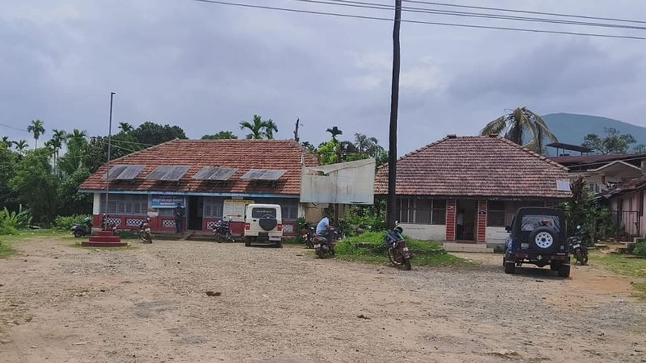 Chikkamagaluru: ಕಳಸ ತಾಲೂಕು ಕೇಂದ್ರವಾಗಿ ಮೂರು ವರ್ಷವಾಗಿದ್ದು, ಬಸ್ ನಿಲ್ದಾಣ ಇಲ್ಲ: ಸಾಧನೆಯೇ ಶೂನ್ಯ!