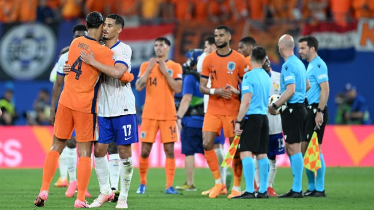 ഫ്രാന്സിന് സമനില കുരുക്കിട്ട് നെതര്ലന്ഡ്സ്! ഇരു ടീമുകളും പ്രീക്വാര്ട്ടര് പ്രതീക്ഷ നിലനിര്ത്തി ഫ്രാന്സിന് സമനില കുരുക്കിട്ട് നെതര്ലന്ഡ്സ്! ഇരു ടീമുകളും പ്രീക്വാര്ട്ടര് പ്രതീക്ഷ നിലനിര്ത്തി