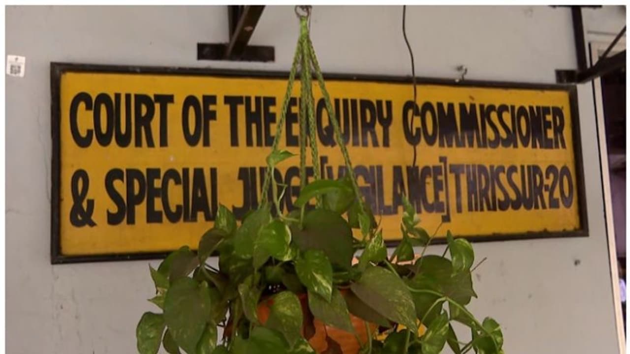 ഇടമലയാർ കനാൽ അഴിമതി: 44 പ്രതികൾക്ക് 3 വർഷം തടവും പിഴയും; ഒരാളെ കുറ്റവിമുക്തനാക്കി തൃശ്ശൂർ വിജിലൻസ് കോടതി ഇടമലയാർ കനാൽ അഴിമതി: 44 പ്രതികൾക്ക് 3 വർഷം തടവും പിഴയും; ഒരാളെ കുറ്റവിമുക്തനാക്കി തൃശ്ശൂർ വിജിലൻസ് കോടതി