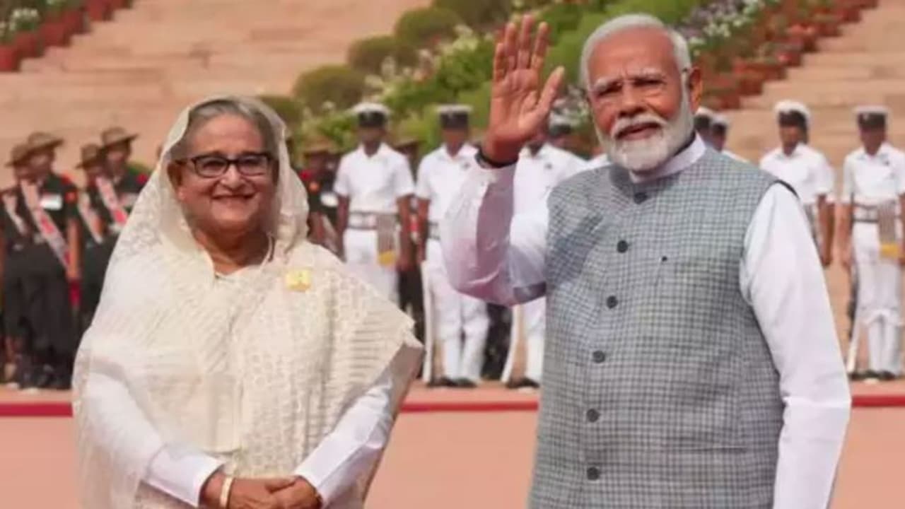 ಬಾಂಗ್ಲಾ ಪ್ರಧಾನಿ ಶೇಖ್ ಹಸೀನಾ, ನಮ್ಮ ಪ್ರಧಾನಿ ಮೋದಿ ಭೇಟಿ: ಹಲವು ಮಹತ್ವದ ಒಪ್ಪಂದಗಳಿಗೆ ಸಹಿ ಬಾಂಗ್ಲಾ ಪ್ರಧಾನಿ ಶೇಖ್ ಹಸೀನಾ, ನಮ್ಮ ಪ್ರಧಾನಿ ಮೋದಿ ಭೇಟಿ: ಹಲವು ಮಹತ್ವದ ಒಪ್ಪಂದಗಳಿಗೆ ಸಹಿ