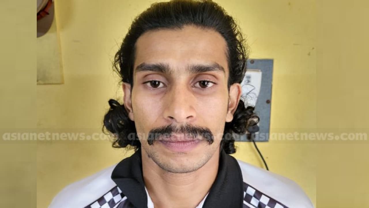 മസാജ് ചെയ്യുന്നതിനിടെ വിദേശ വനിതയോട് ലൈംഗികാതിക്രമം: തിരുമ്മുകാരനായ പ്രതിയെ പൊലീസ് അറസ്റ്റ് ചെയ്തു മസാജ് ചെയ്യുന്നതിനിടെ വിദേശ വനിതയോട് ലൈംഗികാതിക്രമം: തിരുമ്മുകാരനായ പ്രതിയെ പൊലീസ് അറസ്റ്റ് ചെയ്തു