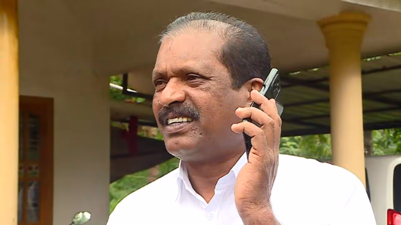 ഒആർ കേളു ഇന്ന് മന്ത്രിയായി സത്യപ്രതിജ്ഞ ചെയ്യും; വയനാട്ടിൽ നിന്നുള്ള സിപിഎമ്മിന്റെ ആദ്യ മന്ത്രി ഒആർ കേളു ഇന്ന് മന്ത്രിയായി സത്യപ്രതിജ്ഞ ചെയ്യും; വയനാട്ടിൽ നിന്നുള്ള സിപിഎമ്മിന്റെ ആദ്യ മന്ത്രി