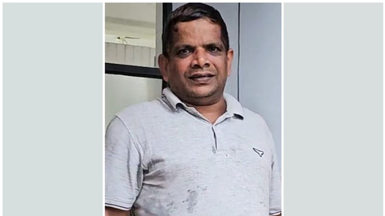 ബാര് ജീവനക്കാരനെ കഴുത്തിന് വെട്ടിയ സംഭവത്തില് റിസോര്ട്ട് ജീവനക്കാരന് അറസ്റ്റില് ബാര് ജീവനക്കാരനെ കഴുത്തിന് വെട്ടിയ സംഭവത്തില് റിസോര്ട്ട് ജീവനക്കാരന് അറസ്റ്റില്