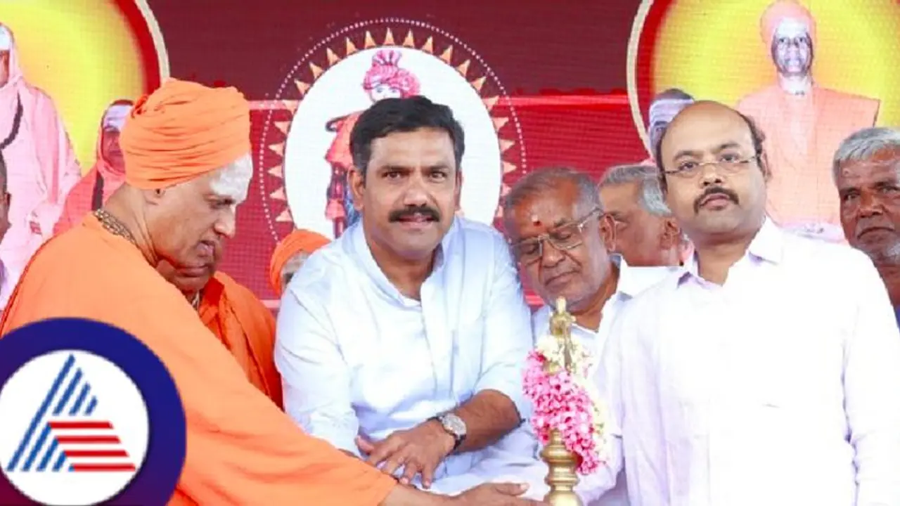 ಪೆಟ್ರೋಲ್ ಡೀಸೆಲ್ ದರ ಏರಿಕೆಗೆ ಬಿಜೆಪಿ ಕಾರಣ: ಕೇಂದ್ರದ ವಿರುದ್ಧ ಡಾ.ಯತೀಂದ್ರ ಸಿದ್ದರಾಮಯ್ಯ ವಾಗ್ದಾಳಿ! ಪೆಟ್ರೋಲ್ ಡೀಸೆಲ್ ದರ ಏರಿಕೆಗೆ ಬಿಜೆಪಿ ಕಾರಣ: ಕೇಂದ್ರದ ವಿರುದ್ಧ ಡಾ.ಯತೀಂದ್ರ ಸಿದ್ದರಾಮಯ್ಯ ವಾಗ್ದಾಳಿ!