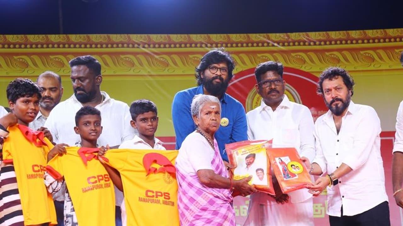 விஜய்யின் சைலன்ஸ் க்குள்ள மிகப்பெரிய வைலன்ஸ் இருக்கு! தளபதி பிறந்தநாள் விழாவில் நடிகர் சவுந்தரராஜா பேச்சு!