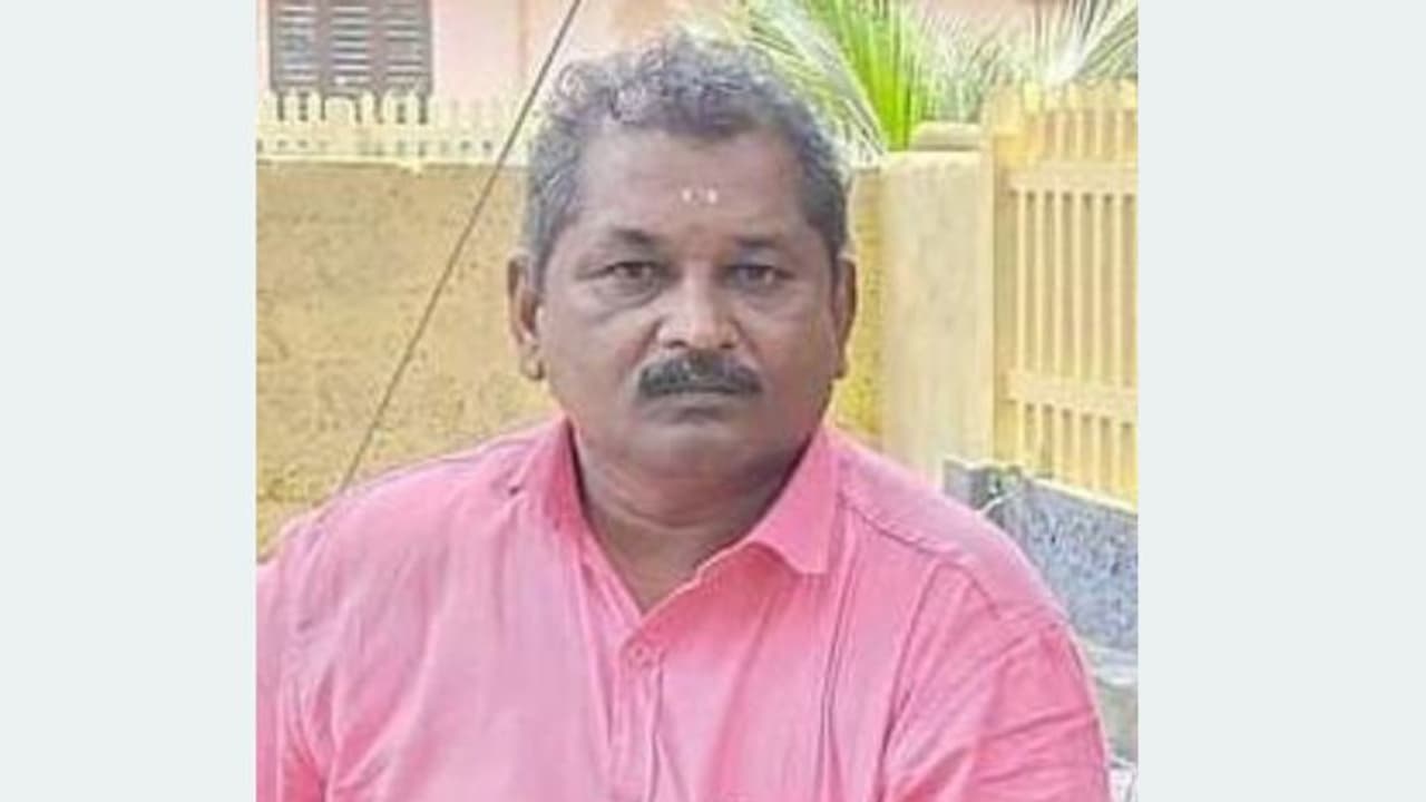 കംപ്യൂട്ടർ സെന്ററിൽ സുഹൃത്തിന്റെ മകളായ 16 കാരിയെ കടന്നുപിടിച്ചു; ബിജെപി പ്രവർത്തകൻ പിടിയിൽ കംപ്യൂട്ടർ സെന്ററിൽ സുഹൃത്തിന്റെ മകളായ 16 കാരിയെ കടന്നുപിടിച്ചു; ബിജെപി പ്രവർത്തകൻ പിടിയിൽ