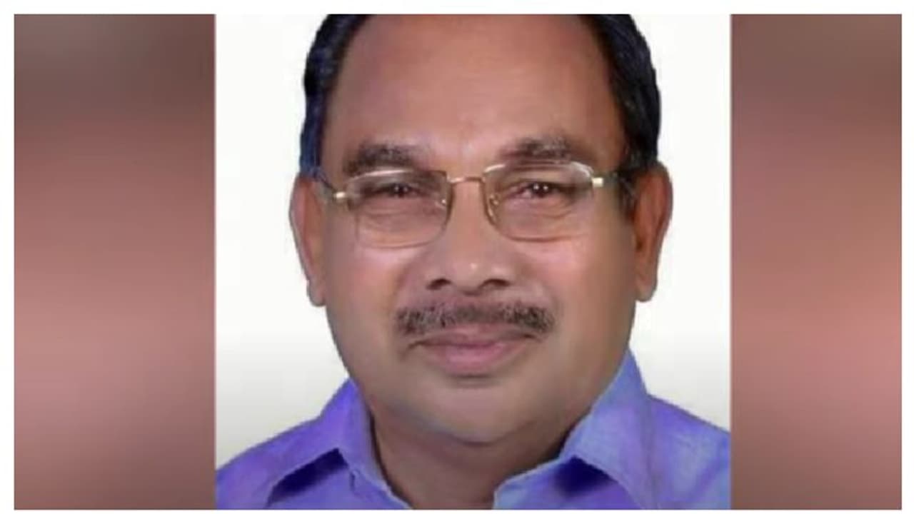 ഔദ്യോഗിക ആവശ്യത്തിനെത്തിയ അഭിഭാഷകയെ കടന്നുപിടിച്ചു; കൊല്ലത്ത് സിപിഎം നേതാവിനെതിരെ പരാതി 