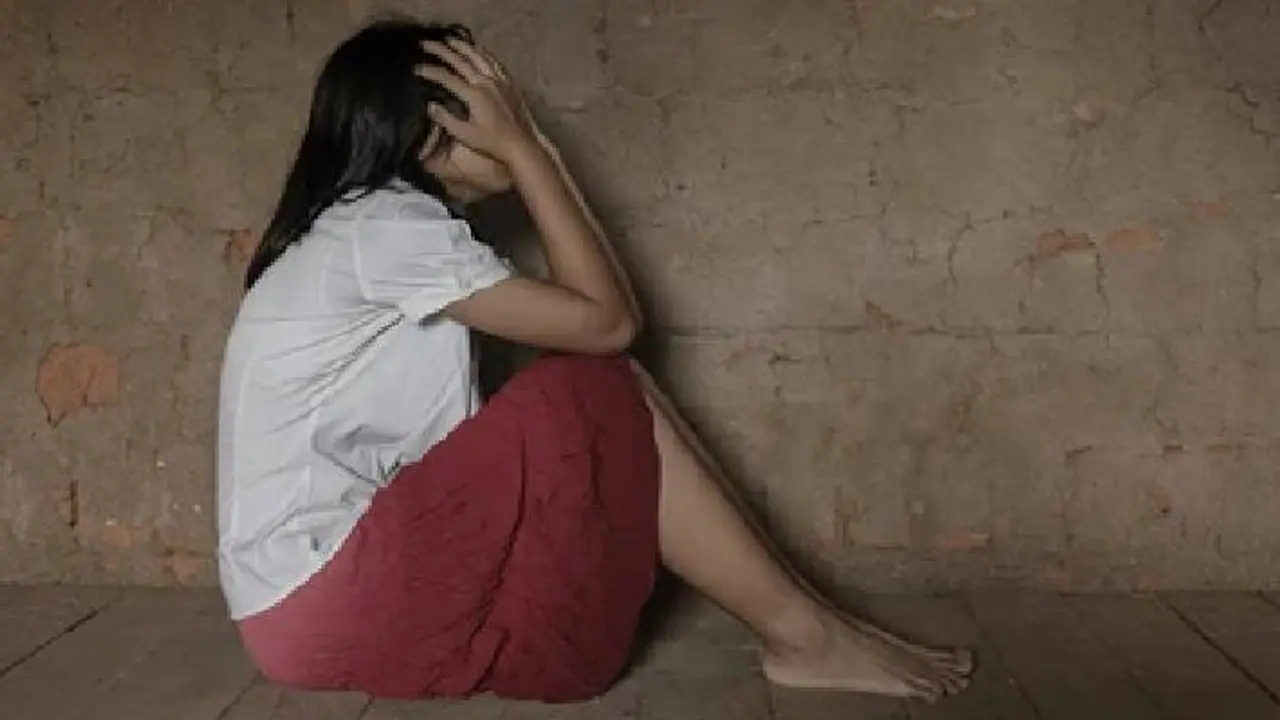 Bengaluru SHOCKER! Grandfather accused of raping 6 yr old granddaughter, father arrested for alleged cover up Bengaluru SHOCKER! Grandfather accused of raping 6 yr old granddaughter, father arrested for alleged cover up