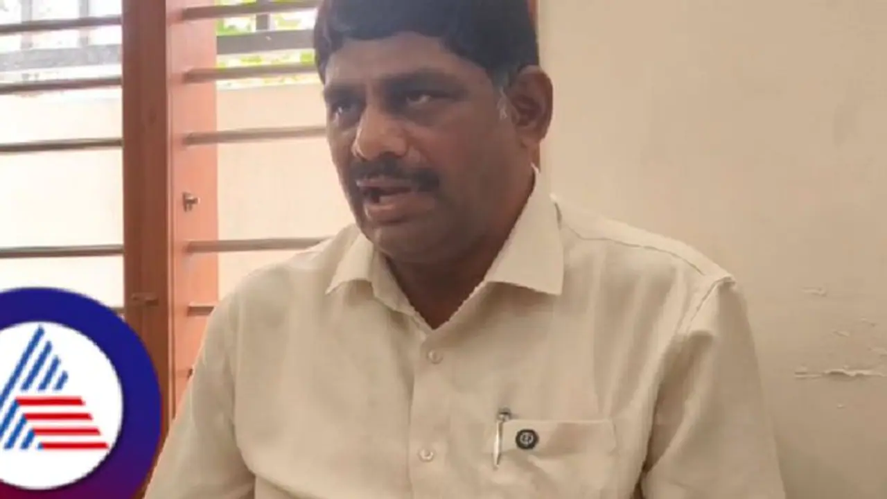 ಡಿಕೆ ಶಿವಕುಮಾರ ಬಗ್ಗೆ ಮಾತಾಡದಿದ್ರೆ ಕುಮಾರಸ್ವಾಮಿಗೆ ತಿಂದಿದ್ದು ಅರಗುವುದಿಲ್ಲ: ಡಿಕೆ ಸುರೇಶ್ ಕಿಡಿ ಡಿಕೆ ಶಿವಕುಮಾರ ಬಗ್ಗೆ ಮಾತಾಡದಿದ್ರೆ ಕುಮಾರಸ್ವಾಮಿಗೆ ತಿಂದಿದ್ದು ಅರಗುವುದಿಲ್ಲ: ಡಿಕೆ ಸುರೇಶ್ ಕಿಡಿ