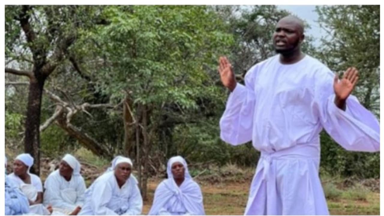 25 ലക്ഷം നേടി; സിംബാബ്വെയില് സ്വയം പ്രഖ്യാപിത പ്രവാചകന് കാസിനോകളില് പ്രവേശനവിലക്ക് 25 ലക്ഷം നേടി; സിംബാബ്വെയില് സ്വയം പ്രഖ്യാപിത പ്രവാചകന് കാസിനോകളില് പ്രവേശനവിലക്ക്