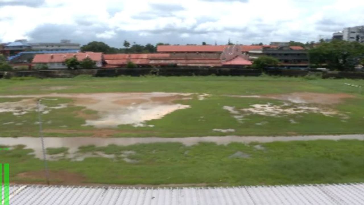 ഒരുകാലത്ത് രഞ്ജി ട്രോഫിക്ക് വരെ വേദി; കാട് കയറി നശിച്ച് കോട്ടയം നെഹ്റു സ്റ്റേഡിയം ഒരുകാലത്ത് രഞ്ജി ട്രോഫിക്ക് വരെ വേദി; കാട് കയറി നശിച്ച് കോട്ടയം നെഹ്റു സ്റ്റേഡിയം
