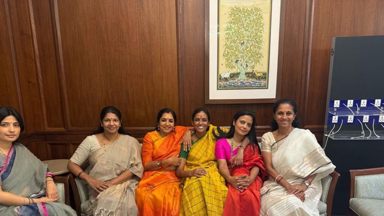 தி வாரியர்ஸ் ஆர் பேக்! நாளுமன்றத்தில் நுழைந்தவுடன் இந்தியா கூட்டணி பெண் எம்.பி.க்கள் போட்ட ட்வீட் வைரல்!