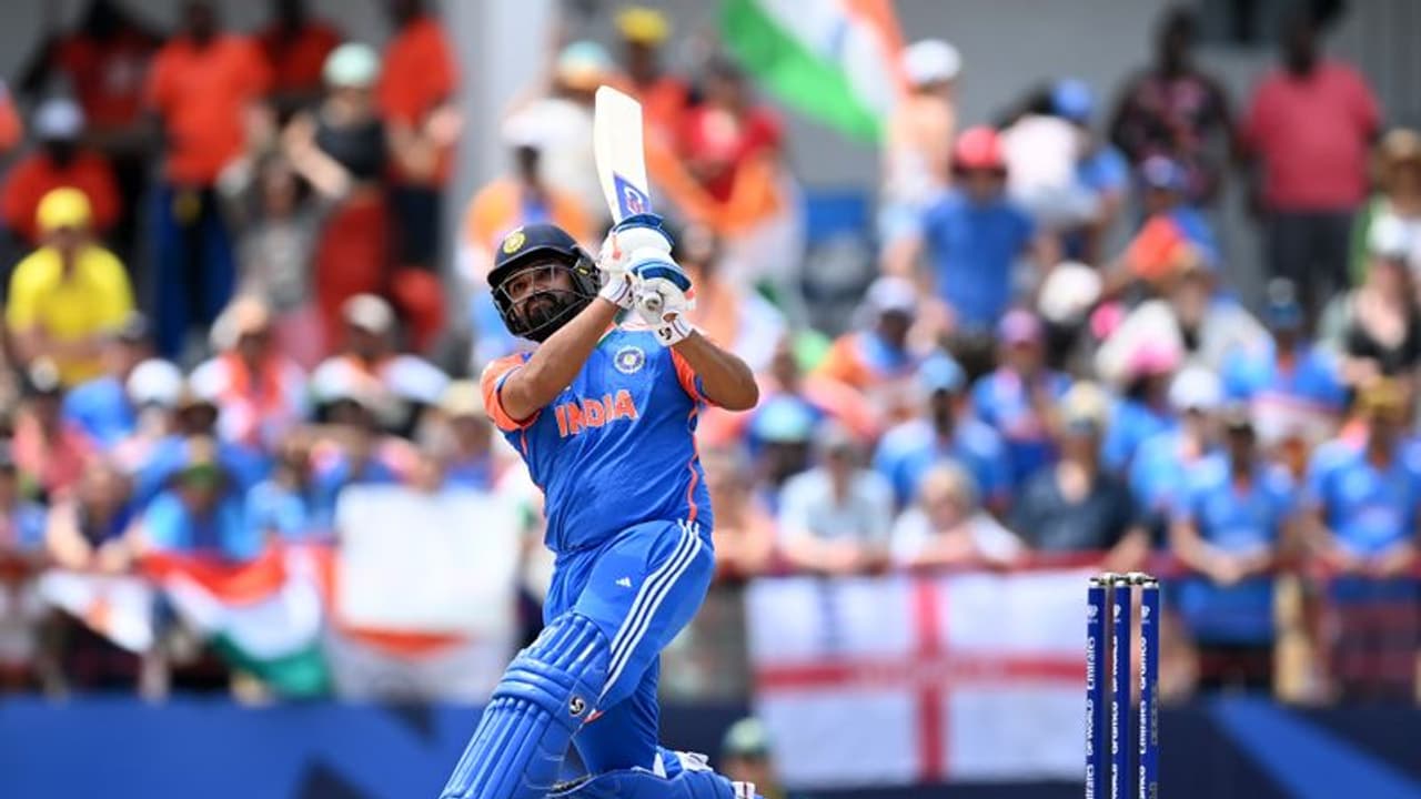 IND vs AUS T20 WC: டி20 கிரிக்கெட்டில் 200 சிக்ஸர்கள் விளாசிய முதல் வீரராக வரலாற்று சாதனை படைத்த ரோகித் சர்மா!