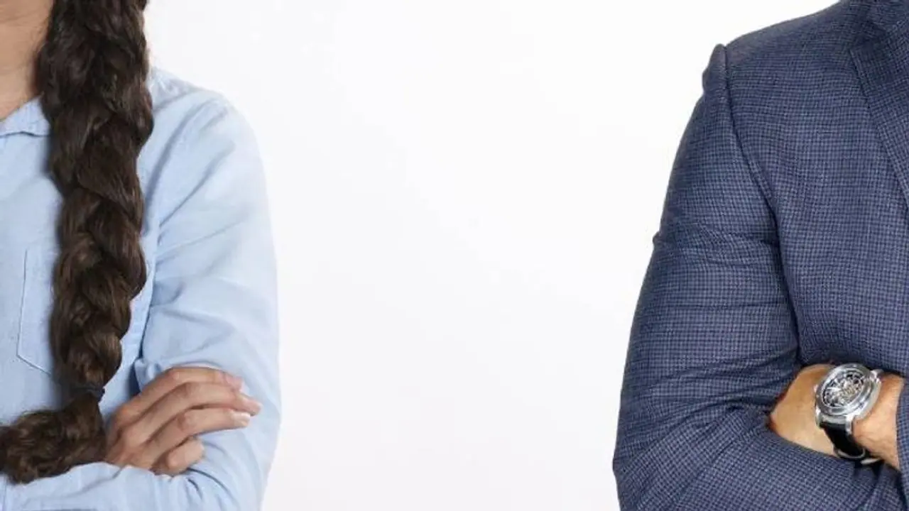 ജോലിയും രാജിവച്ച് കുട്ടികളെ നോക്കി വീട്ടിലിരിക്കെന്ന് ഭർത്താവ്, കമ്പനിയുടെ പകുതി താ എന്ന് യുവതി ജോലിയും രാജിവച്ച് കുട്ടികളെ നോക്കി വീട്ടിലിരിക്കെന്ന് ഭർത്താവ്, കമ്പനിയുടെ പകുതി താ എന്ന് യുവതി