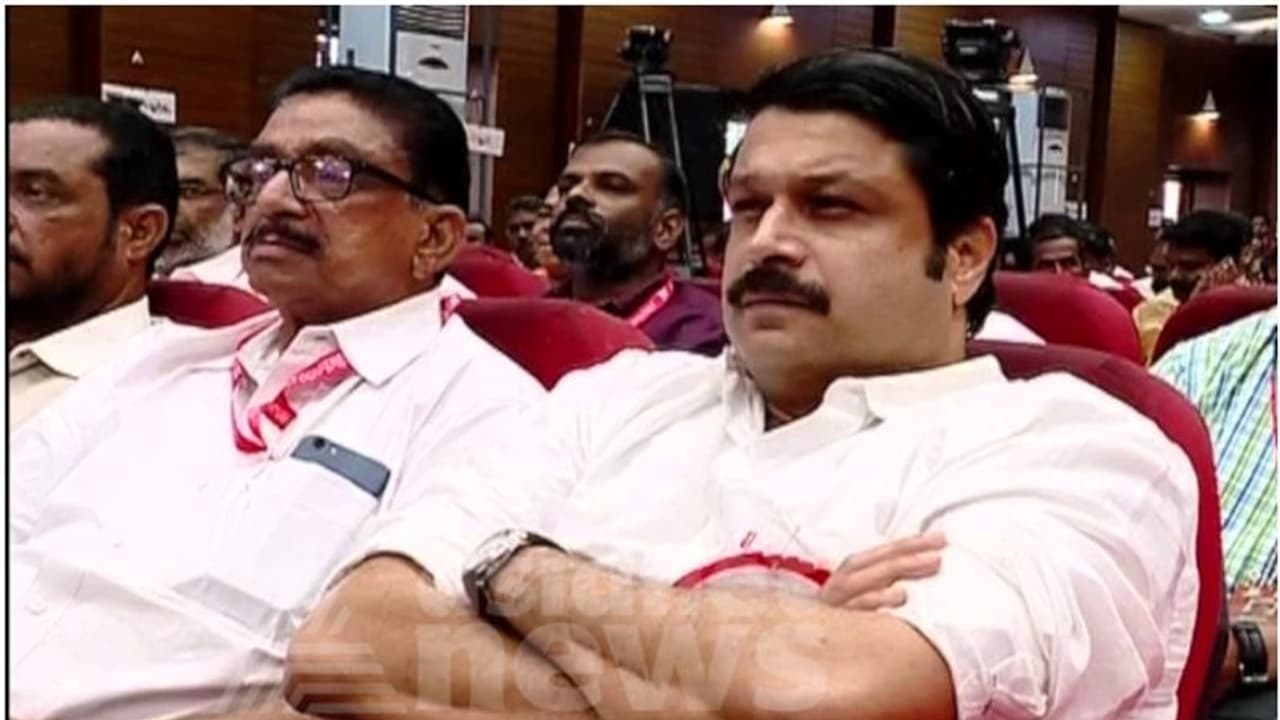 എംവി നികേഷ് കുമാർ സിപിഎം കണ്ണൂർ ജില്ലാ കമ്മിറ്റിയിൽ; പ്രത്യേക ക്ഷണിതാവാക്കി എംവി നികേഷ് കുമാർ സിപിഎം കണ്ണൂർ ജില്ലാ കമ്മിറ്റിയിൽ; പ്രത്യേക ക്ഷണിതാവാക്കി