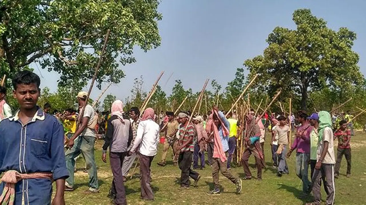 50 ವರ್ಷಗಳಲ್ಲಿ ಮದುವೆಯೇ ನಡೆಯದ ಭಾರತದ ವಿಚಿತ್ರ ಹಳ್ಳಿ.. ಕಾರಣ ಏನು ಗೊತ್ತಾ? 50 ವರ್ಷಗಳಲ್ಲಿ ಮದುವೆಯೇ ನಡೆಯದ ಭಾರತದ ವಿಚಿತ್ರ ಹಳ್ಳಿ.. ಕಾರಣ ಏನು ಗೊತ್ತಾ?