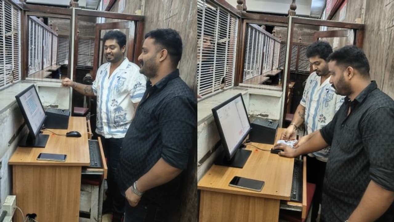 തിയറ്റര് കൗണ്ടറില് ടിക്കറ്റ് വില്ക്കാന് നായകന്; പ്രേക്ഷകർക്ക് സര്പ്രൈസുമായി ഗോകുല് സുരേഷ് തിയറ്റര് കൗണ്ടറില് ടിക്കറ്റ് വില്ക്കാന് നായകന്; പ്രേക്ഷകർക്ക് സര്പ്രൈസുമായി ഗോകുല് സുരേഷ്