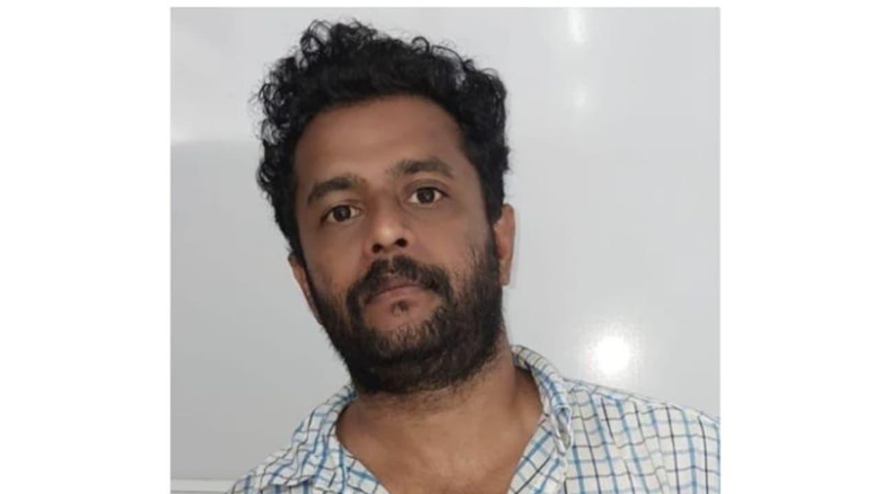 12കാരിയെ മാതാപിതാക്കളറിയാതെ സ്കൂളില്നിന്നും കൂട്ടിക്കൊണ്ടു പോയി പലതവണ പീഡിപ്പിച്ചു; പ്രതിക്ക് 75 വര്ഷം തടവ് 12കാരിയെ മാതാപിതാക്കളറിയാതെ സ്കൂളില്നിന്നും കൂട്ടിക്കൊണ്ടു പോയി പലതവണ പീഡിപ്പിച്ചു; പ്രതിക്ക് 75 വര്ഷം തടവ്