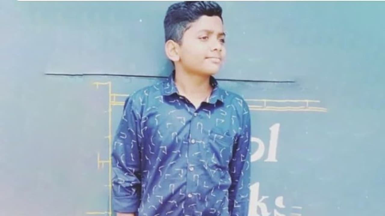 ട്യൂഷൻ കഴിഞ്ഞുവരുന്നതിനിടെ അയൽപക്കത്തെ മതിൽ ഇടിഞ്ഞ് വീണു; ആറാട്ട് വഴിയിൽ 14 കാരന് ദാരുണാന്ത്യം ട്യൂഷൻ കഴിഞ്ഞുവരുന്നതിനിടെ അയൽപക്കത്തെ മതിൽ ഇടിഞ്ഞ് വീണു; ആറാട്ട് വഴിയിൽ 14 കാരന് ദാരുണാന്ത്യം