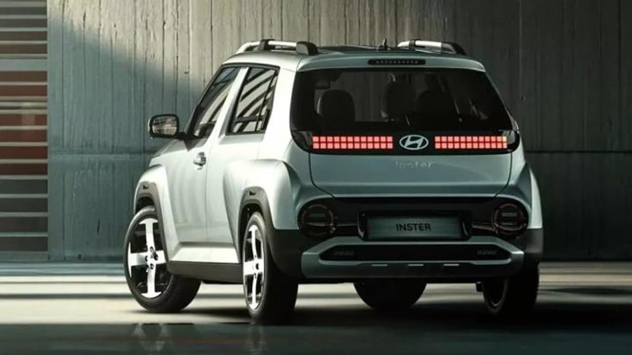 ഒറ്റ ചാർജ്ജിൽ 355 കിമീ! 30 മിനിറ്റിൽ ഫുൾ ചാർജ്ജ്, ഹ്യുണ്ടായി ഇൻസ്റ്റർ നിസാരക്കാരനല്ല ഒറ്റ ചാർജ്ജിൽ 355 കിമീ! 30 മിനിറ്റിൽ ഫുൾ ചാർജ്ജ്, ഹ്യുണ്ടായി ഇൻസ്റ്റർ നിസാരക്കാരനല്ല