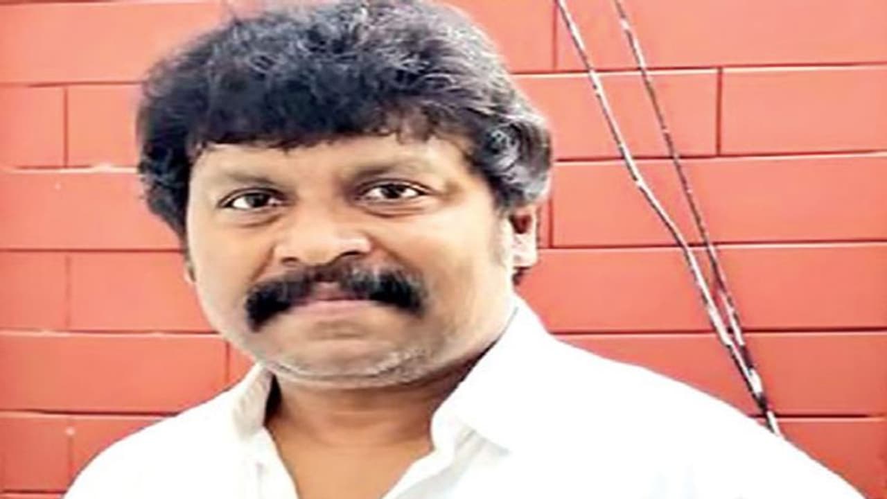 காசோலை மோசடி வழக்கு.. இயக்குனர் ராம் பட தயாரிப்பாளருக்கு சிறை அதிர்ச்சியில் திரையுலகம்! என்ன நடந்தது? காசோலை மோசடி வழக்கு.. இயக்குனர் ராம் பட தயாரிப்பாளருக்கு சிறை அதிர்ச்சியில் திரையுலகம்! என்ன நடந்தது?