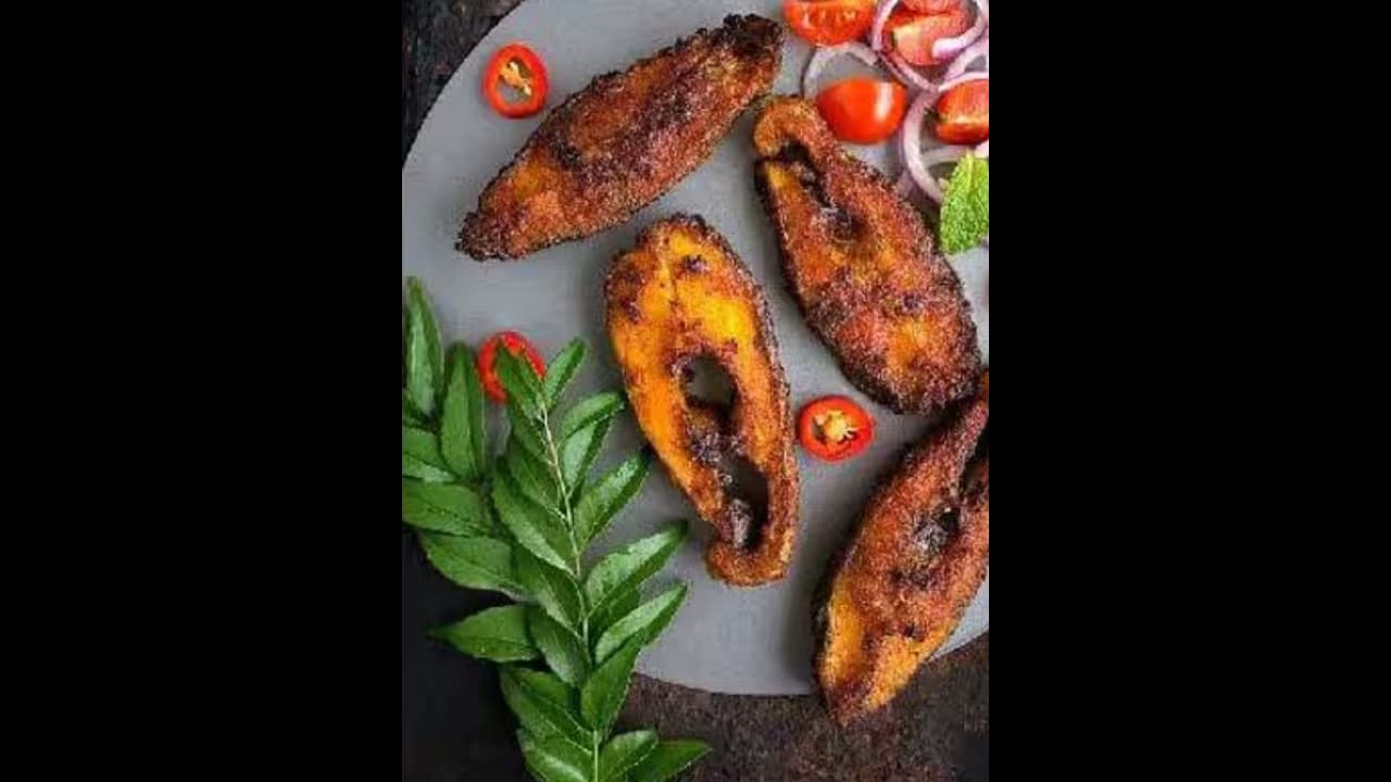 சாப்பிட்ட பிறகும் கையில் இருக்கும் மீன் வாசனையை எப்படி போக்குவது? சிம்பிள் டிப்ஸ்! சாப்பிட்ட பிறகும் கையில் இருக்கும் மீன் வாசனையை எப்படி போக்குவது? சிம்பிள் டிப்ஸ்!