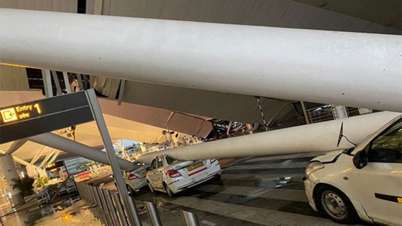 ఢిల్లీ ఎయిర్పోర్టులో టెర్మినల్ కూలిపోవడానికి కారణమదే.. క్లారిటీ ఇచ్చిన కేంద్రమంత్రి రామ్మోహన్ ఢిల్లీ ఎయిర్పోర్టులో టెర్మినల్ కూలిపోవడానికి కారణమదే.. క్లారిటీ ఇచ్చిన కేంద్రమంత్రి రామ్మోహన్