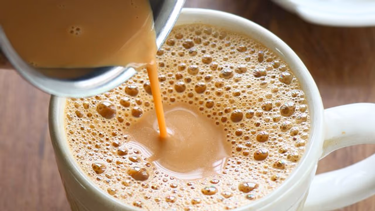 டீ போட்டு வர சொன்ன மாமியார்.. மறுத்த மருமகள்.. இறுதியில் நடந்த பயங்கர சம்பவம்!