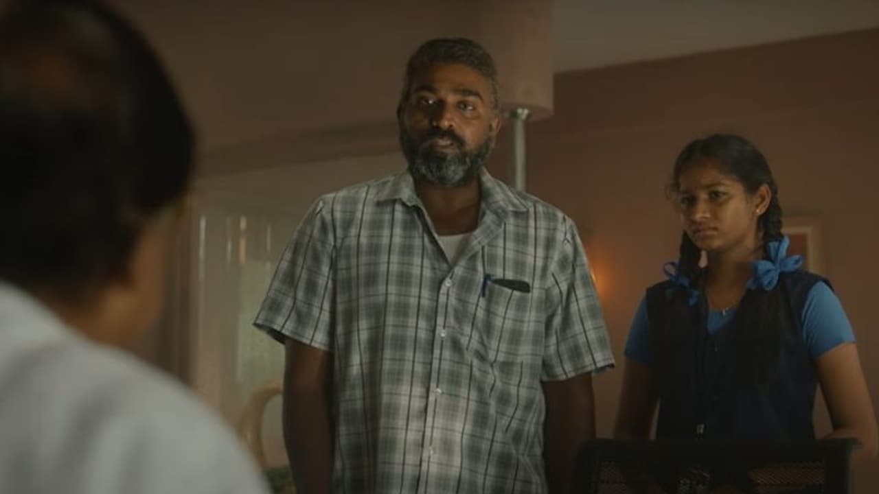 വിസ്‍മയിപ്പിച്ച വിജയ് സേതുപതി; 'മഹാരാജ' സ്‍നീക്ക് പീക്ക് എത്തി