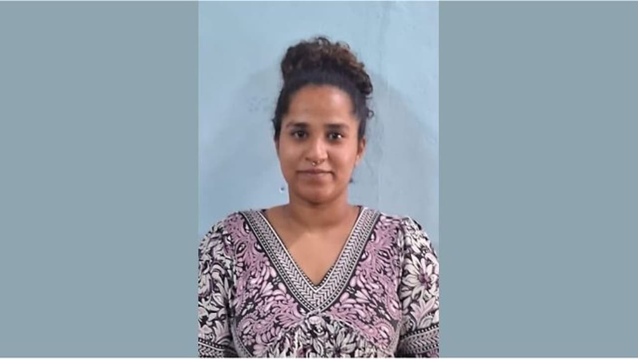 കോഴിക്കോട്ടെ വാടക വീട്ടിൽ കോടികളുടെ ലഹരി വിൽപന; ഒരാൾ കൂടി അറസ്റ്റിൽ, പിടിയിലായത് കാരിയറായി പ്രവർത്തിച്ച യുവതി കോഴിക്കോട്ടെ വാടക വീട്ടിൽ കോടികളുടെ ലഹരി വിൽപന; ഒരാൾ കൂടി അറസ്റ്റിൽ, പിടിയിലായത് കാരിയറായി പ്രവർത്തിച്ച യുവതി