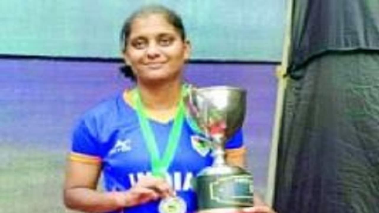 ಬ್ಯಾಡಗಿ ಅಪಘಾತ: ಅಂಧರ ಪುಟ್ಬಾಲ್ ಟೀಂ ನಾಯಕಿ ಬಲಿ..! ಬ್ಯಾಡಗಿ ಅಪಘಾತ: ಅಂಧರ ಪುಟ್ಬಾಲ್ ಟೀಂ ನಾಯಕಿ ಬಲಿ..!